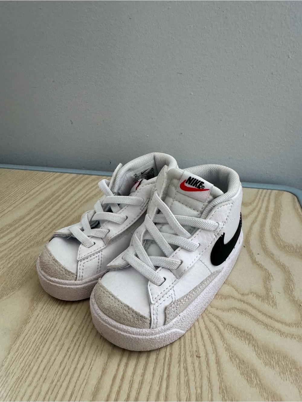 Nike Kids' White and Black H